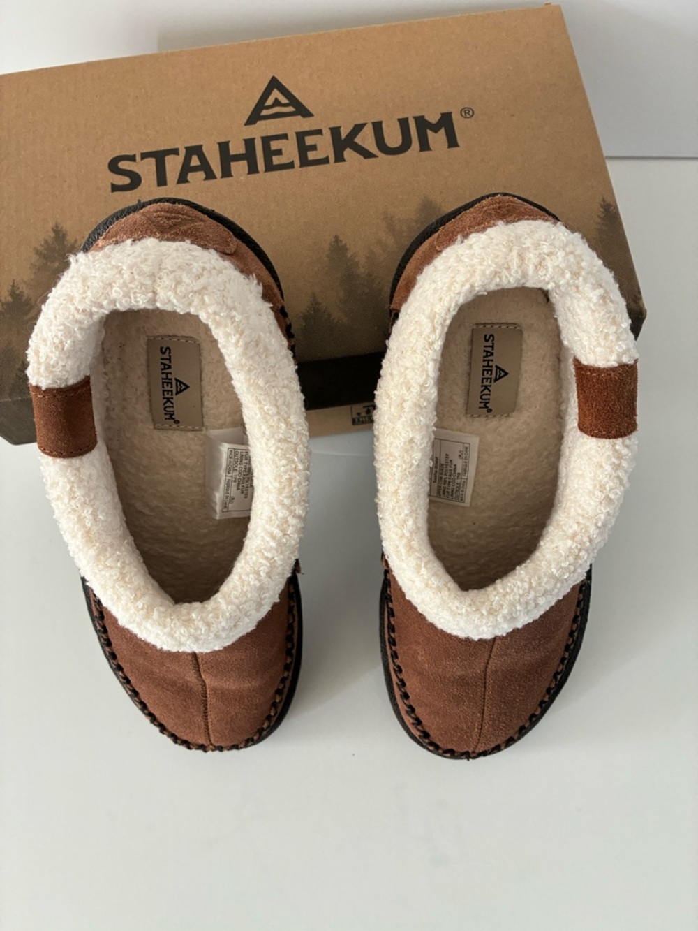 Staheekum Soothe Slipper size 9 - EUC
Brown Suede - Picture 5 of 8